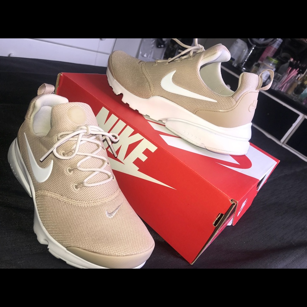 WMNS NIKE PRESTO FLY